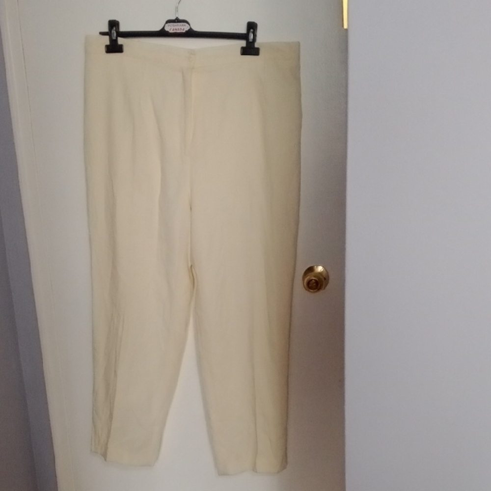 Vintage.Cream Lightweight Trousers with Minimalist Design
